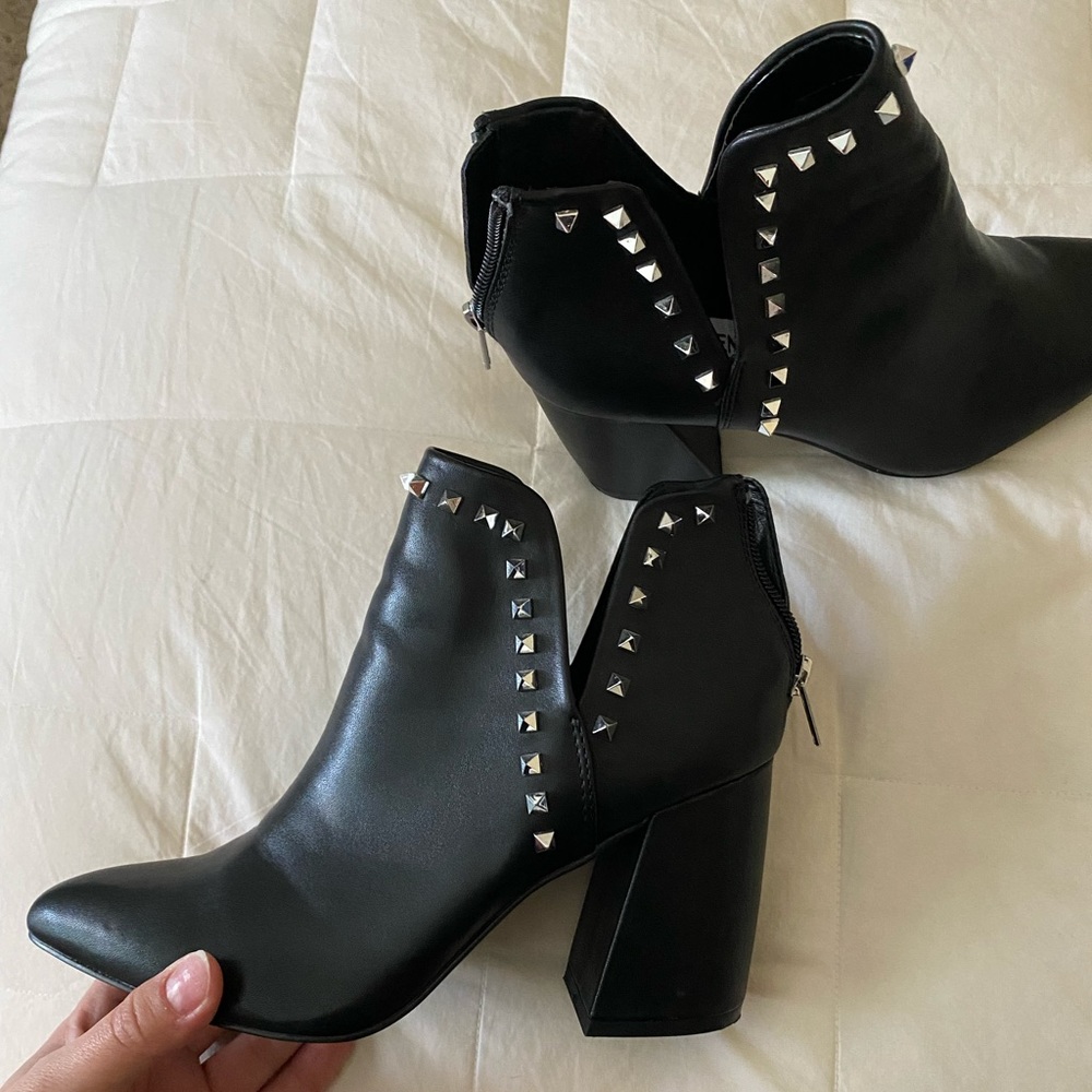 STEVE MADDEN BOOTS